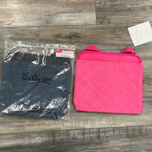 THIRTY-ONE: 2 Oh-Snap pockets - Pink Cross pop and Navy Cross pop print NEW - Picture 1 of 5